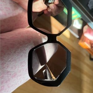 Valley Eyewear Black Hexagonal Sunglasses